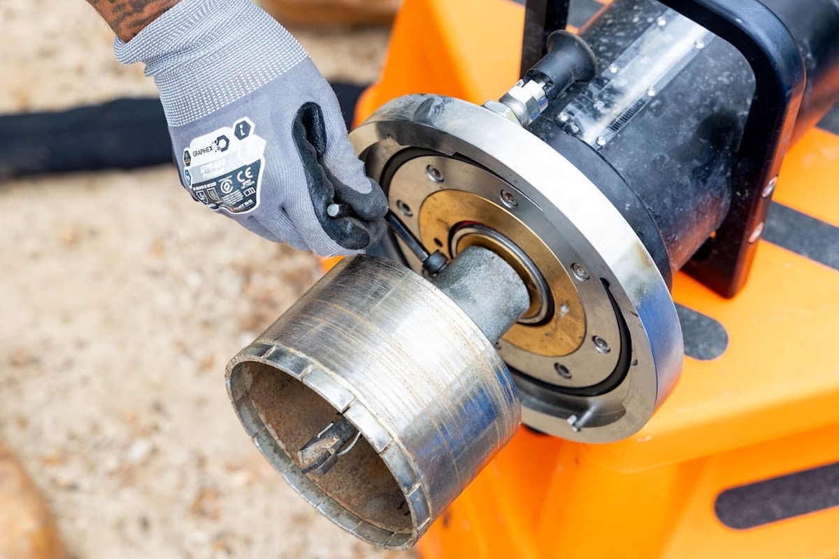 Minitap cutters can handle a range of piping material including cast iron, ductile iron, steel, reinforced concrete, asbestos, PVC, and MDPE. Image: Minitap
