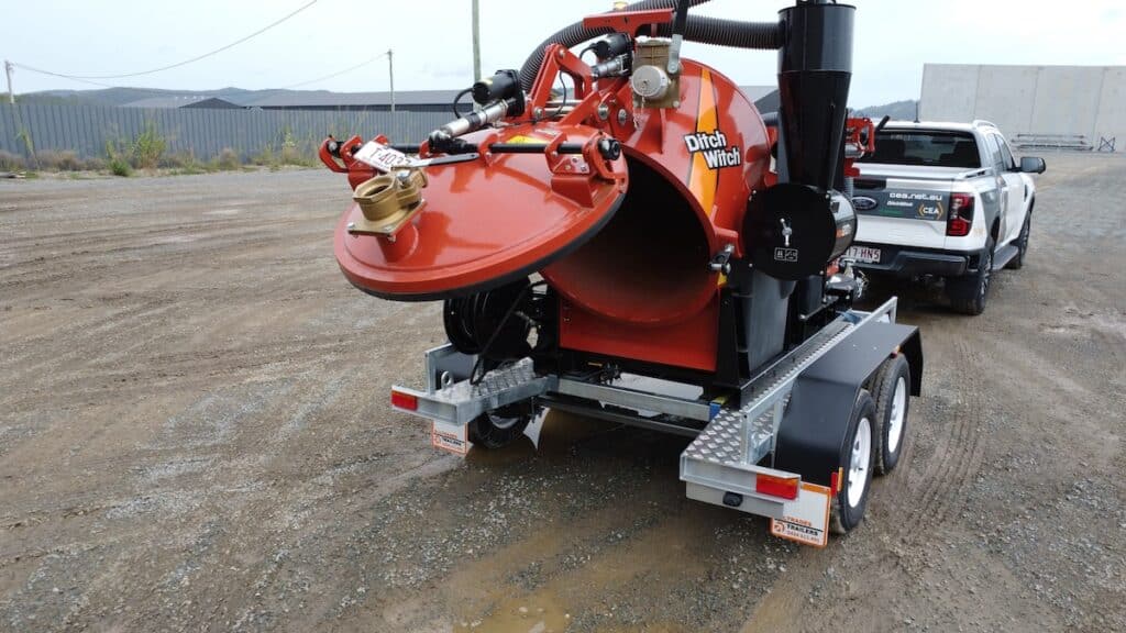 HX20G debris tank door now features push button operation.