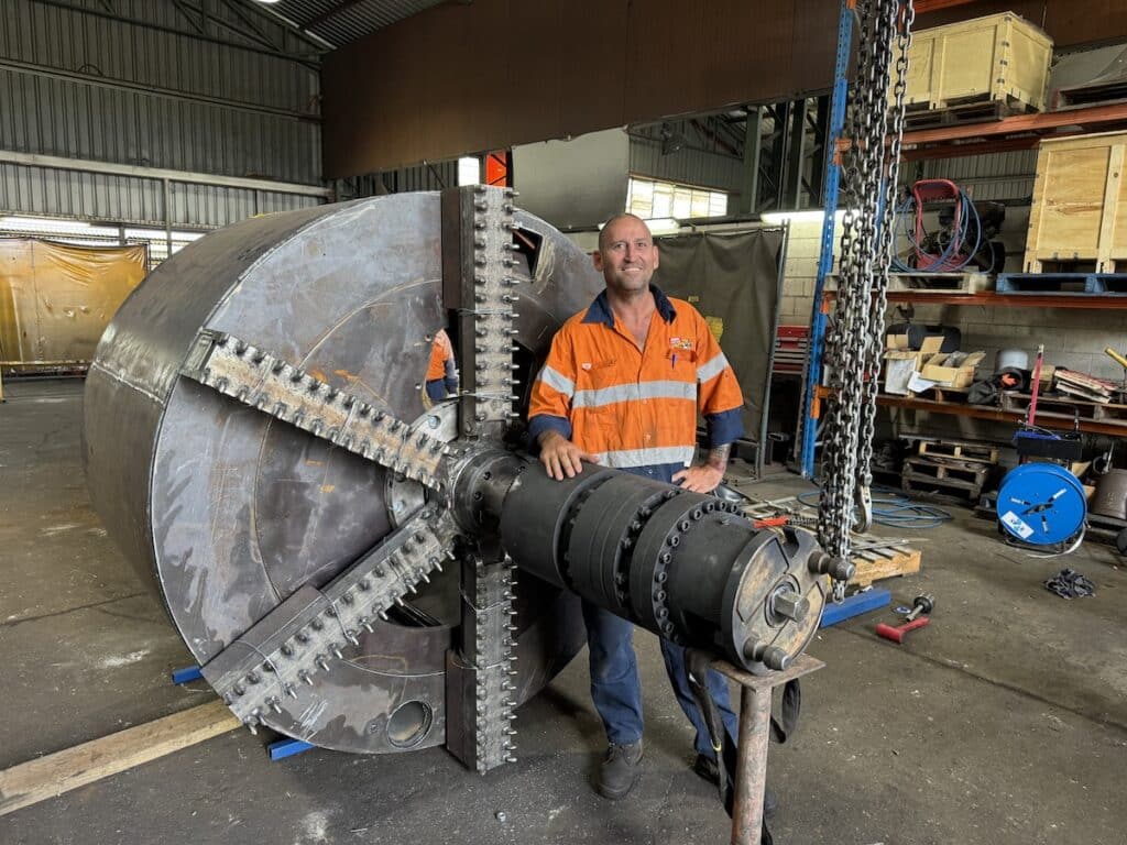 Large-diameter AdaptX tooling, manufactured in-house by OptionX Group, expands the system’s capabilities.