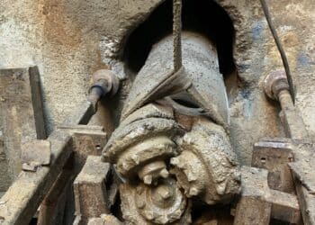 Despite significant wear, Edge Underground successfully recovered this tooling using the retractable features of AdaptX, eliminating the need for excavation.